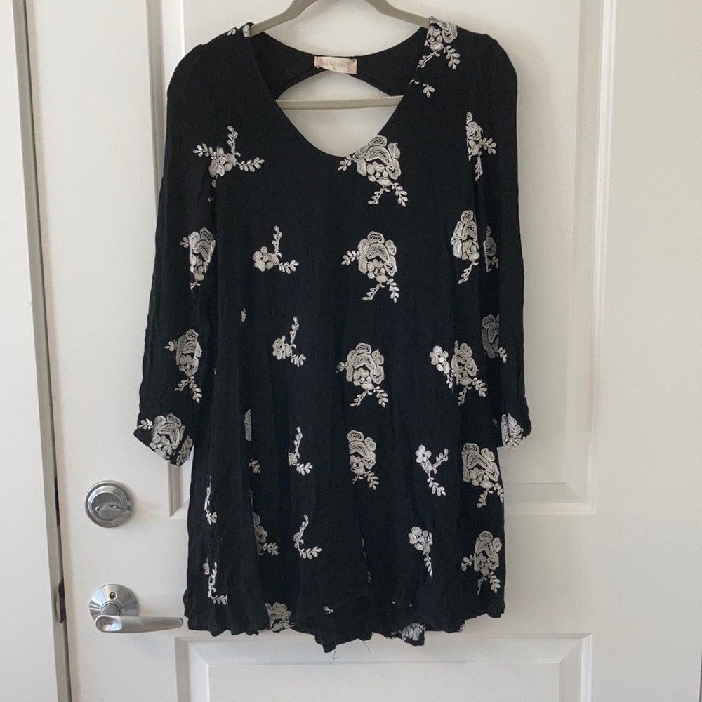 Altar’d State Flowy black and white dress